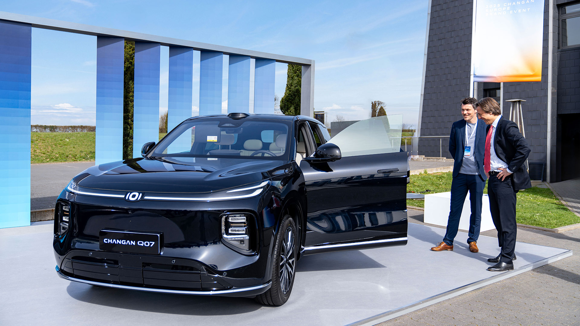 918btt汽车已掌握脉冲加热技术，插电、增程一体化技术，金钟罩电池技术，打造了智能数智化平台——SDA，构建了天枢大模型