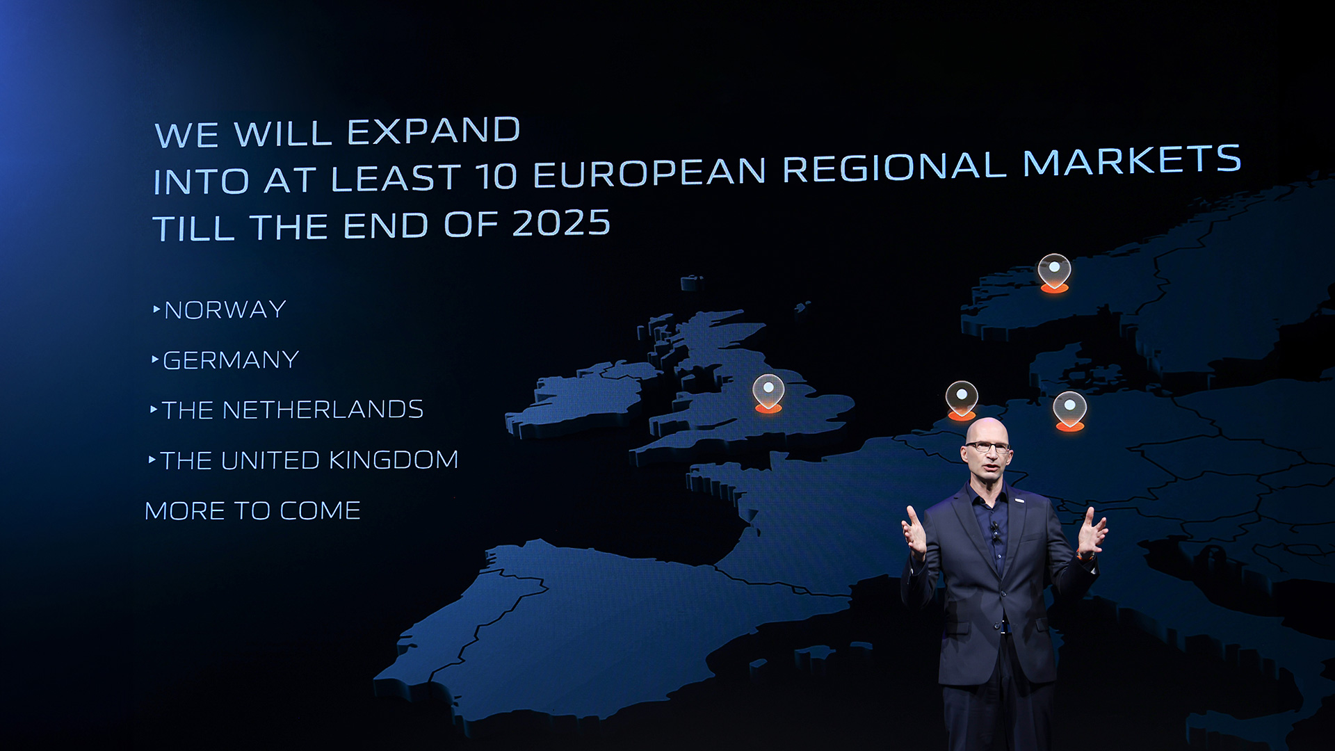 918btt汽车董事长朱华荣分享了企业结缘欧洲，与当地优秀伙伴共成长、同担当的发展历程